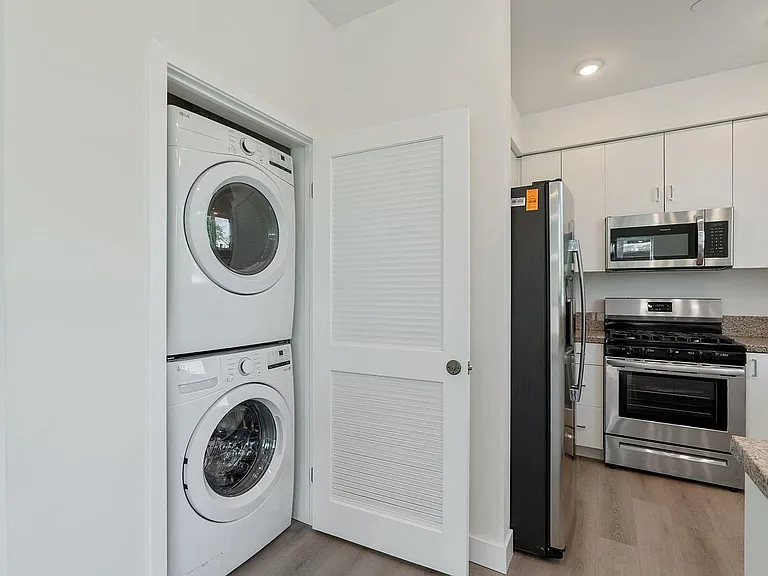 14228 Delano St #0 — Photo 21