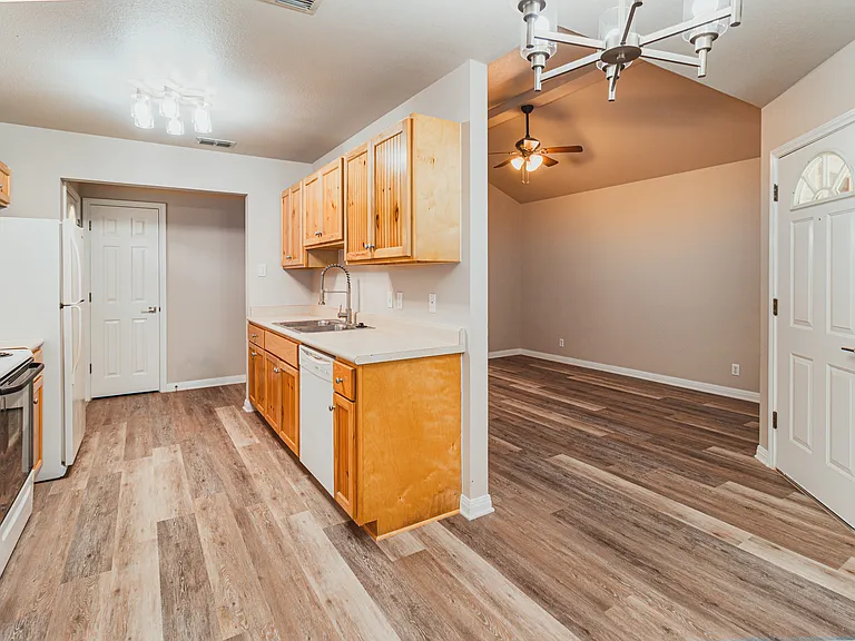 104 San Antonio Rd #502 — Photo 4