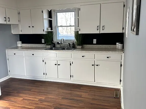 2522 Finley Ridge Rd, Campbellsville, KY 42718