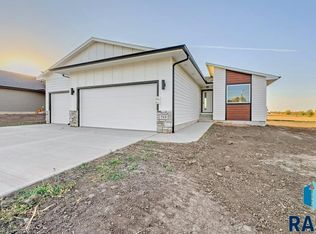 713 Sarah C St, Garretson, SD 57030
