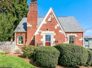 5315 26th St N, Arlington, VA 22207