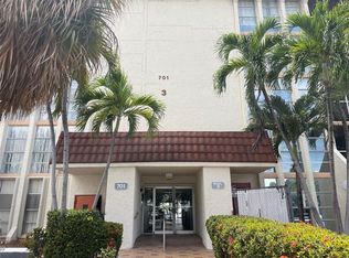 701 Three Islands Blvd APT 218, Hallandale, FL 33009