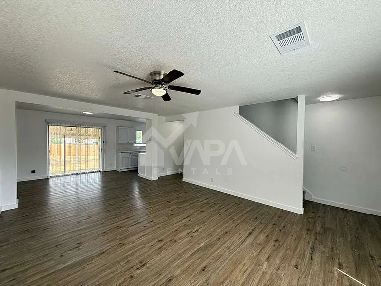 3713 Candlebluff Dr — Photo 8