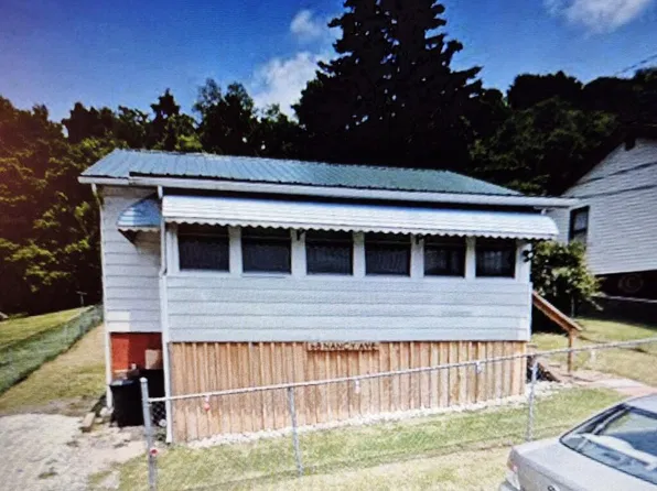 192 Nancy Ave, Quinwood, WV 25981