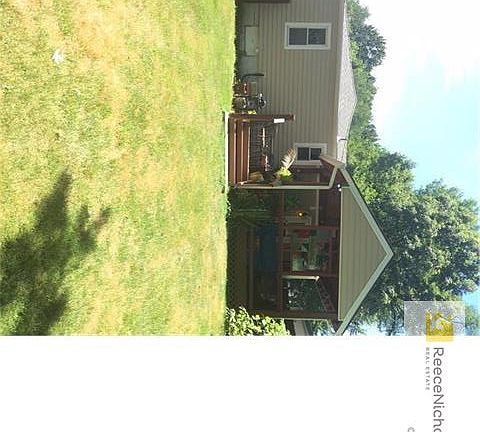 Beautiful Covered Patio with big back yard!