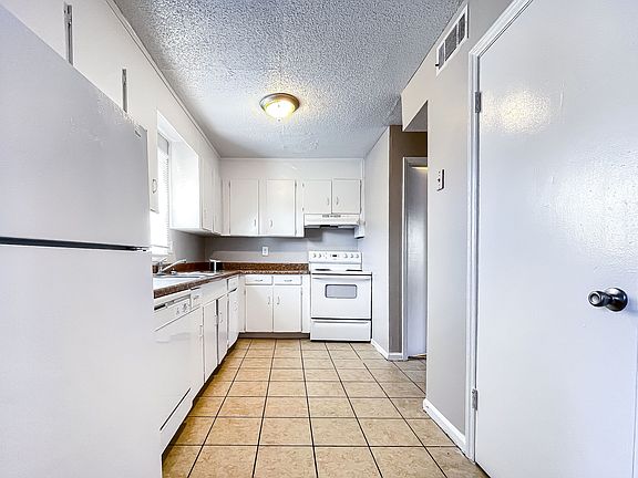 Charlotte NC Apartments For Rent | Arcadian Village | Kitchen
