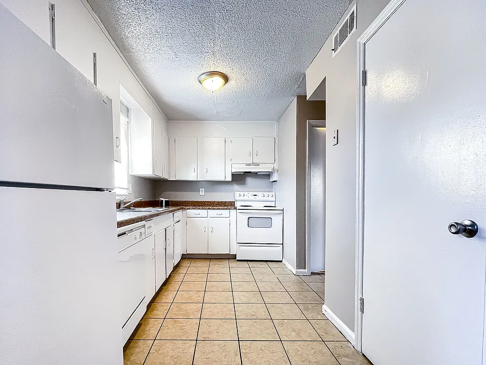 Charlotte NC Apartments For Rent | Arcadian Village | Kitchen