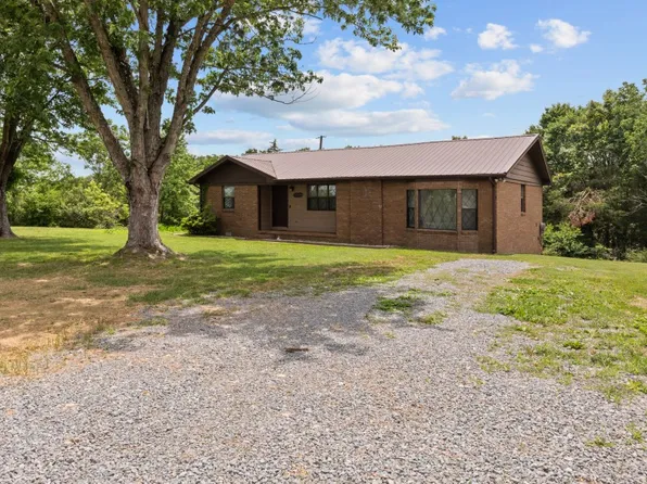 4169 Bledsoe St, Westmoreland, TN 37186