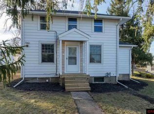 241 N Crystal St, Lake Crystal, MN 56055