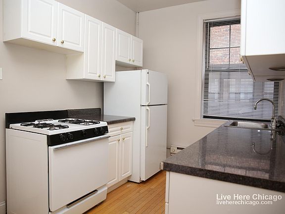 4th image of 1300 Oak Ave