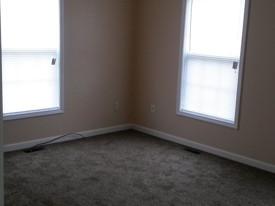 2nd image of 124 Jefferson St