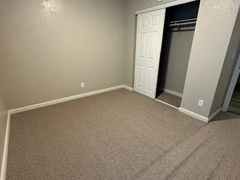 River Run Apartments — Photo 19