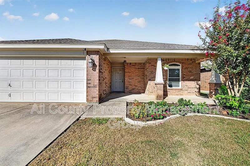 3 bed, 2.0 bath, 1437 sqft, $2,550 — Photo 4