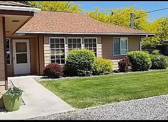 2nd image of 431 N Woodlawn Dr