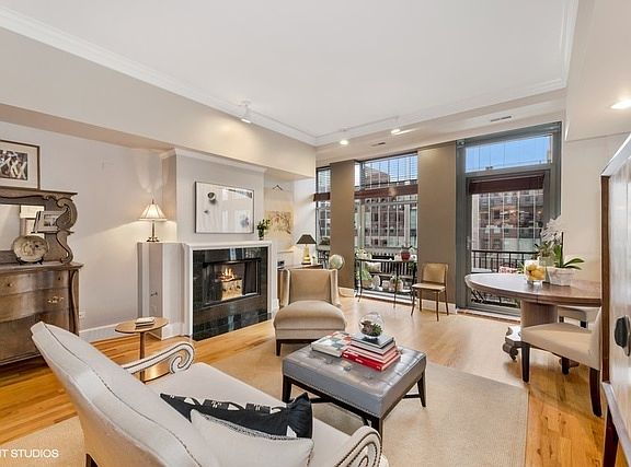4th image of 165 N Canal St APT 1316