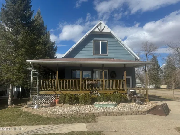 412 1st Ave N, Lake Norden, SD 57248