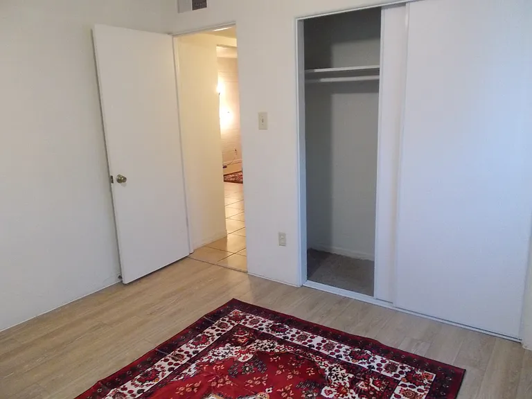 4335 N 15th Ave #9 — Photo 15