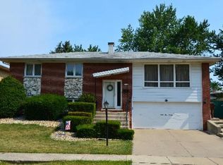 6413 Forestview Dr, Oak Forest, IL 60452