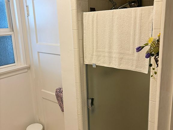 5th image of 6303 Murietta Ave