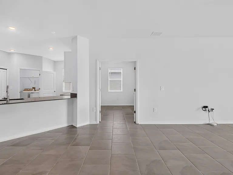 680 Grove St — Photo 5