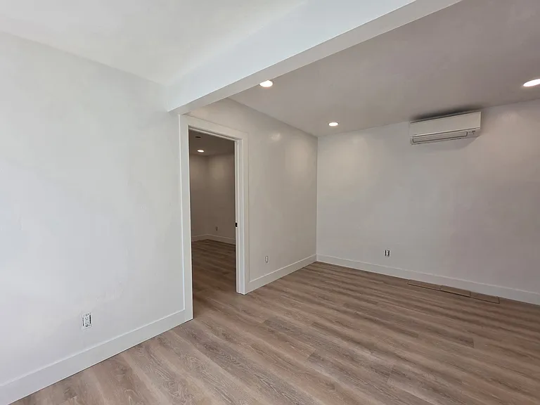1120 Tait St #E — Photo 7