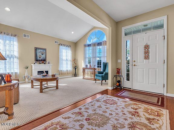 3rd image of 97 Enclave Boulevard
