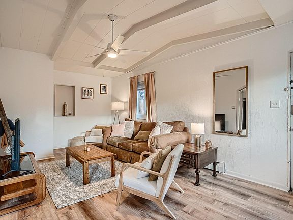 5th image of 1190 Oak St APT 1
