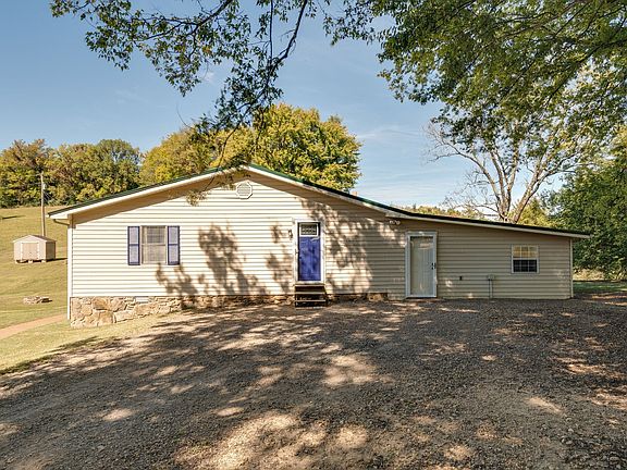 3rd image of 2082 Highway 166 N