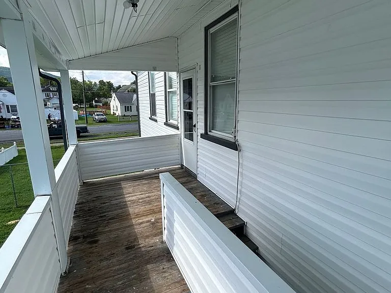 98 Lee Ave — Photo 11