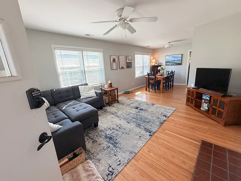 409 Dement St NE — Photo 13