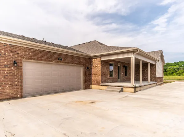 186 Garden Gate Dr, Berea, KY