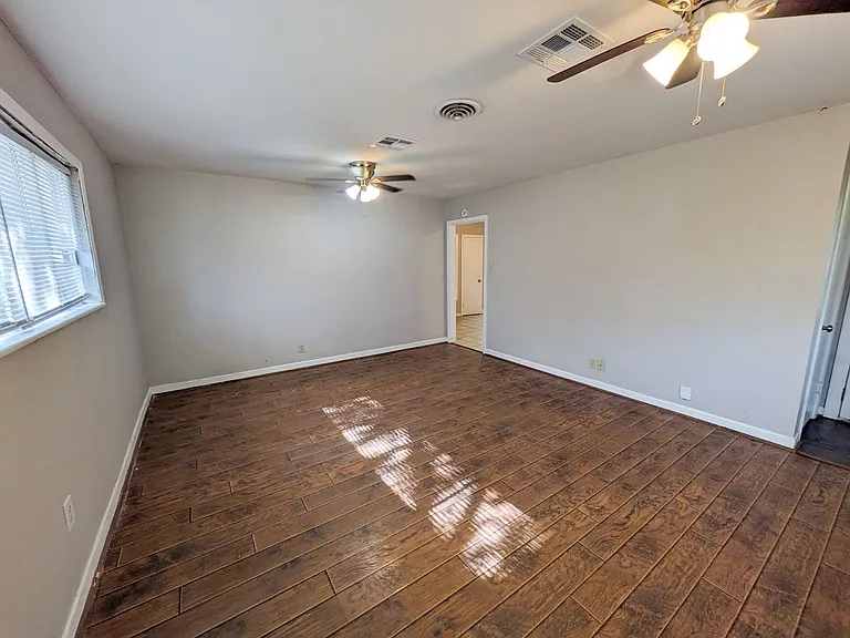 2109 Coronado Pl — Photo 2