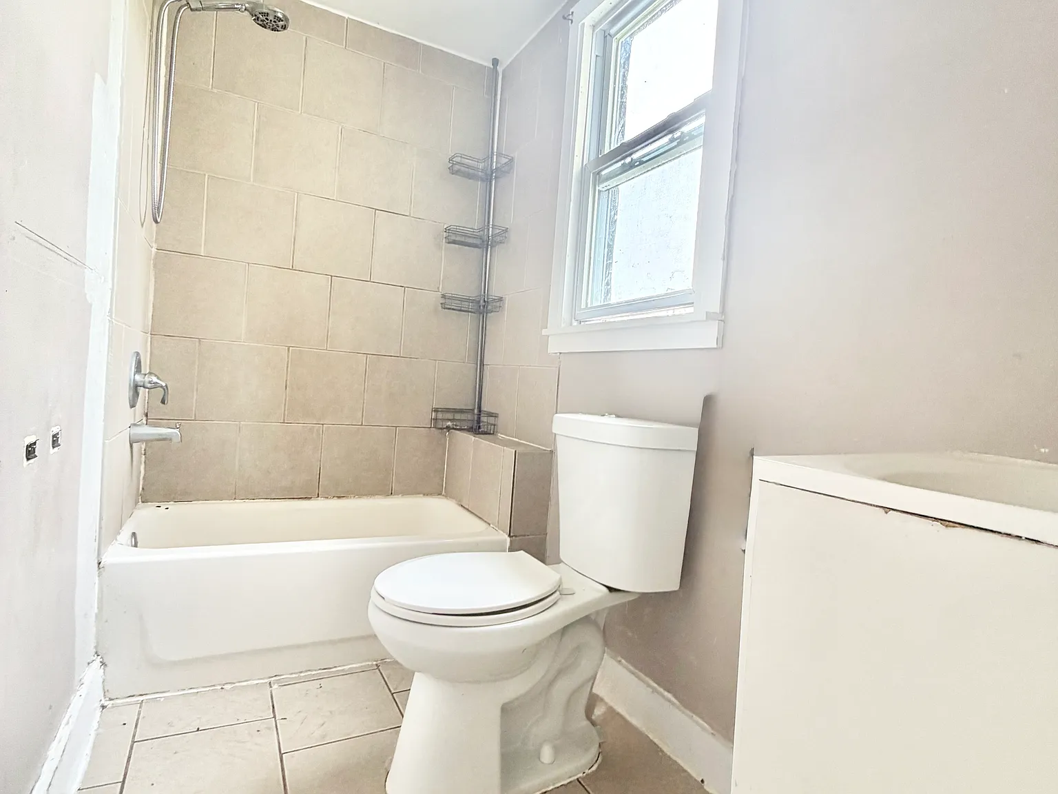 3 bed, 1000 sqft, $1,625 — Photo 4