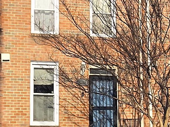 2nd image of 924 S Paca St