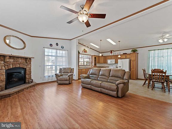 2nd image of 8441 Sandalwood Ct