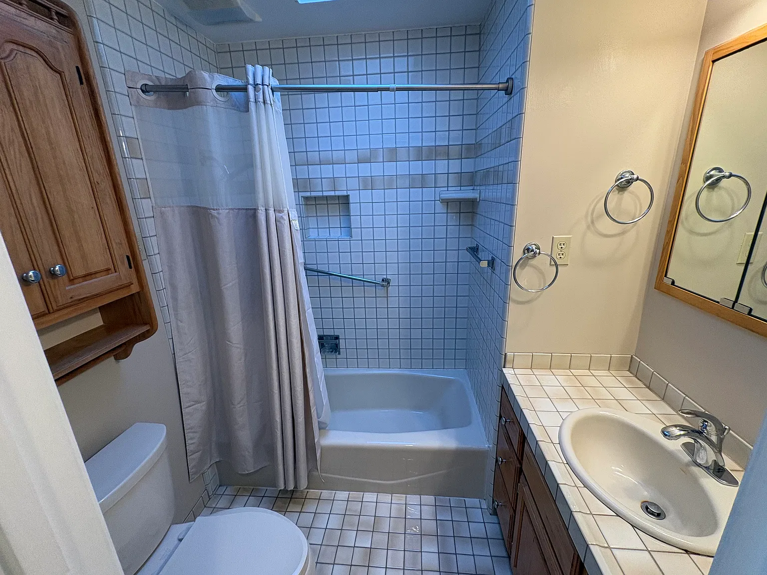 4 bed, 1080 sqft, $5,800 — Photo 4