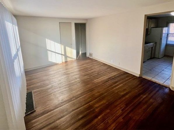 3204 N Knoxville Ave #4D