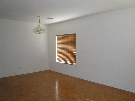 3rd image of 30469 N Plantation Dr