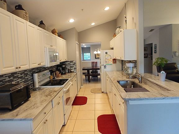 2nd image of 1420 Tiffany Ln APT 2601
