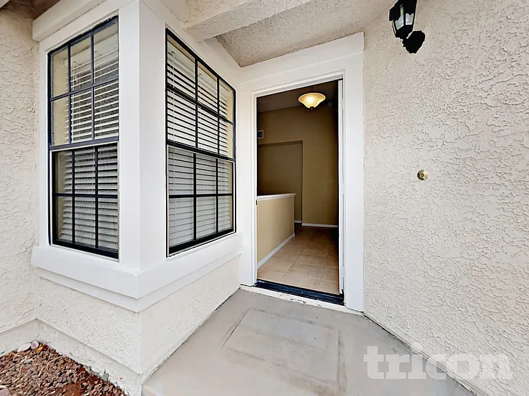 625 Freeburg Pl — Photo 2