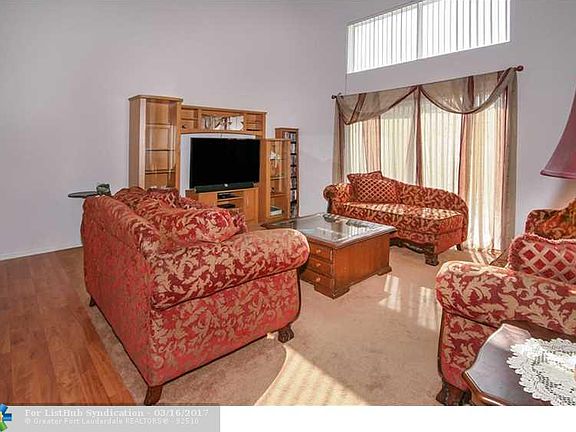 4th image of 1043 NW 124th Ter