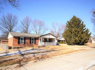 2505 Black Pine Ct, Florissant, MO 63031
