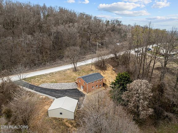 3rd image of 1080 Old Cavalry Rd