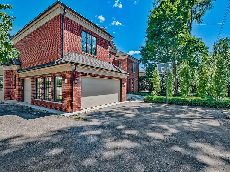 200 Aspen Rd — Photo 7