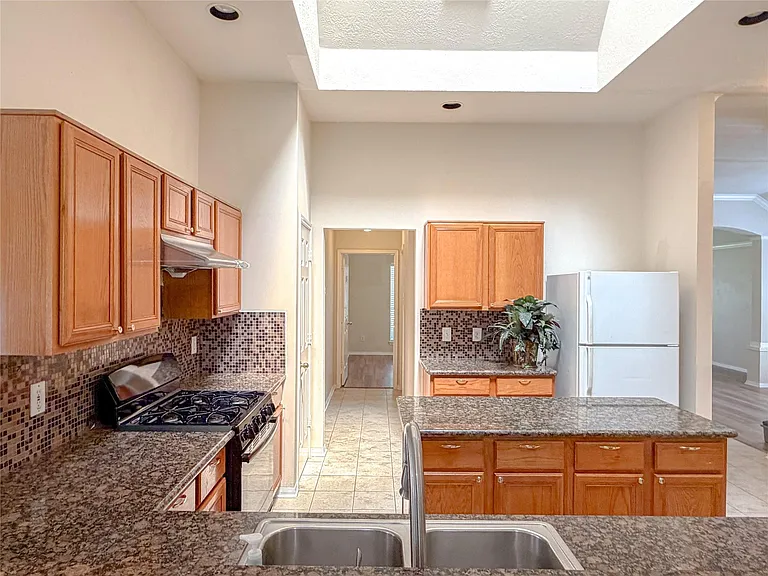 2131 Scenic Hollow Ct — Photo 11