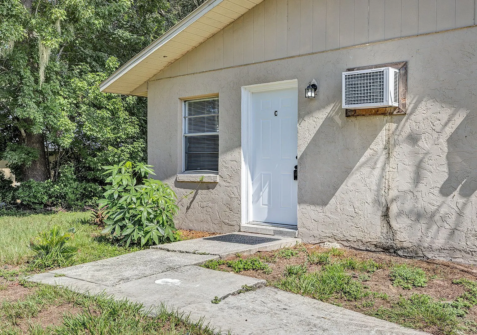 Affordable 1-Bedroom Apartment for Rent Great Location in Ocala! — Photo 2