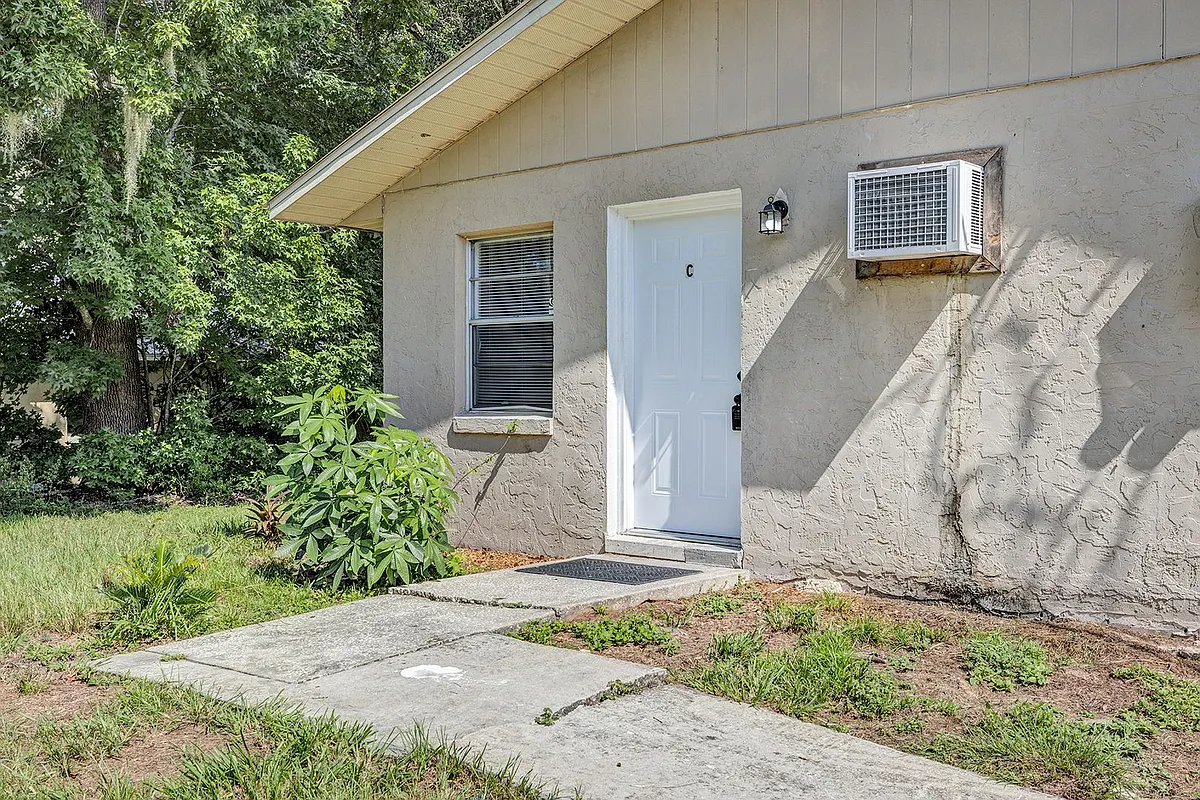 Building Photo - 506 NE 28th Ave #C