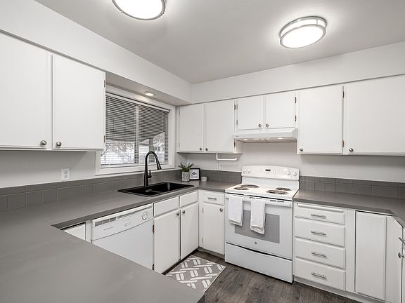 4th image of 605 N Virginia Ct #603