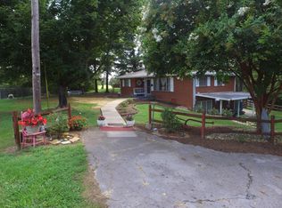 537 S Carter School Rd, Strawberry Plains, TN 37871