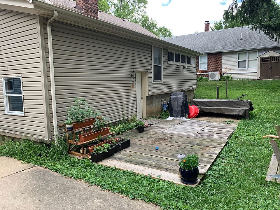 2nd image of 120 3rd Ave